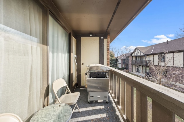 balcony featuring a grill