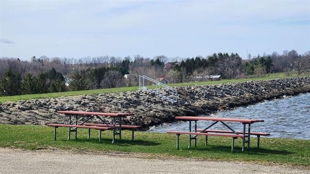 2015 Hillsdown Rd, Lake Summerset, IL 61019