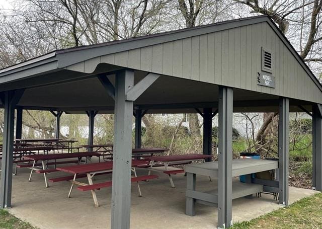 2015 Hillsdown Rd, Lake Summerset, IL 61019