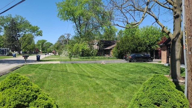 Listing photo 3 for 2550 E Church St, Des Plaines IL 60016