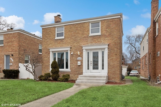 view of front facade with a front lawn