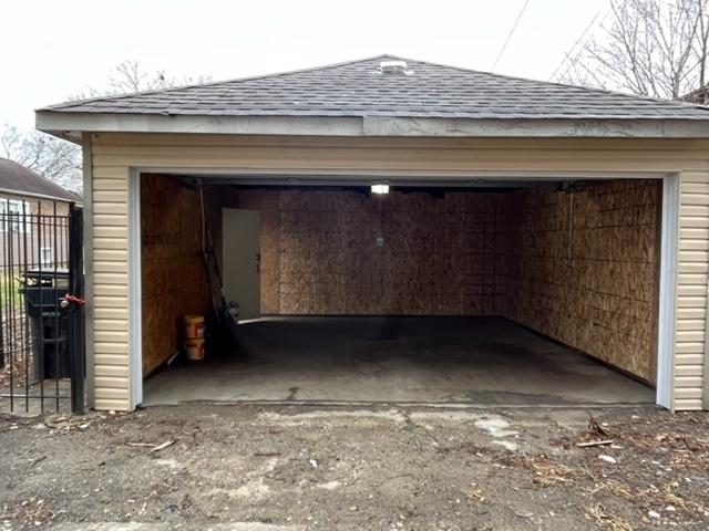 view of detached garage