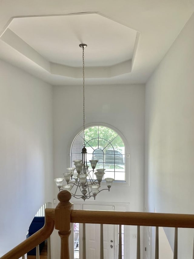 427 W Natoma Ave, Addison, IL 60101 - detailed view of a tray ceiling and a chandelier