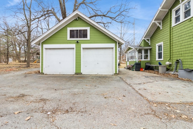 view of detached garage