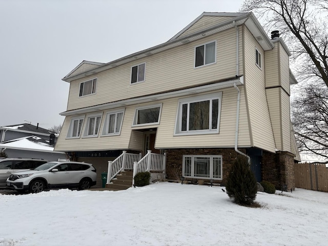 view of front facade featuring a garage