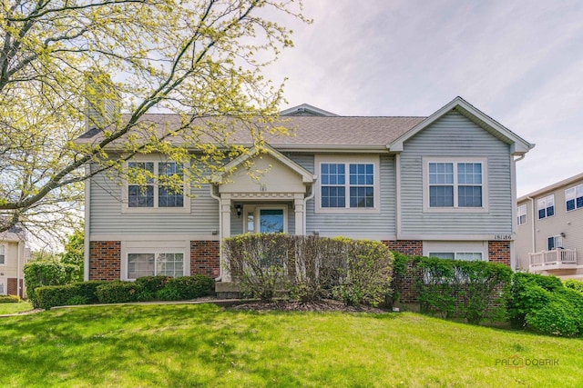181 Holiday Ln, Hainesville, IL 60073 - photo 1
