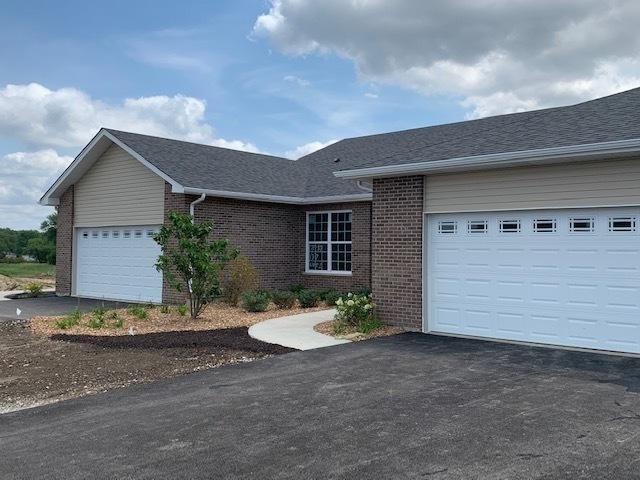 486 Ridge Ln, Bolingbrook, IL 60440 - single story home featuring a garage