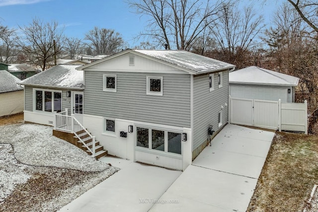 view of front of house with a garage