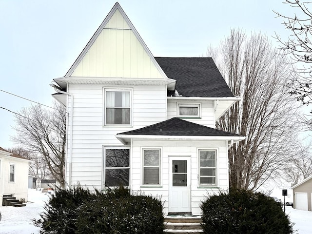 view of front facade