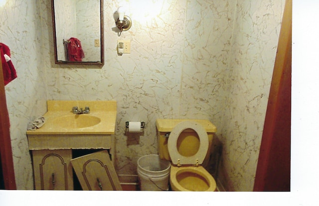 49 W 83rd St, Chicago, IL 60620 - half bath featuring toilet and vanity