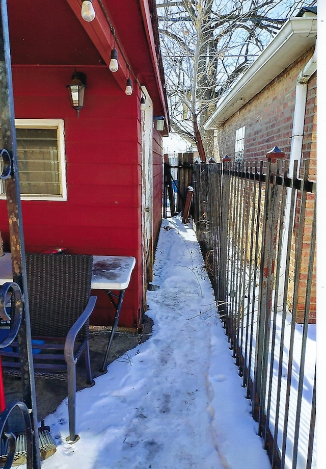 49 W 83rd St, Chicago, IL 60620 - exterior space with fence
