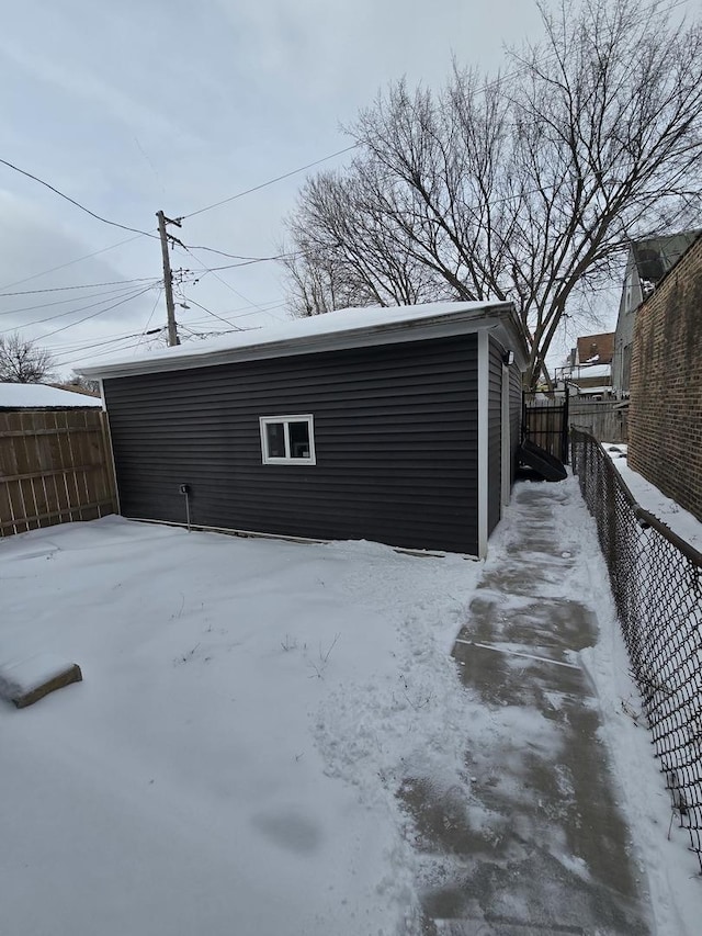 2040 W Garfield Blvd, Chicago, IL 60609 - exterior space featuring fence