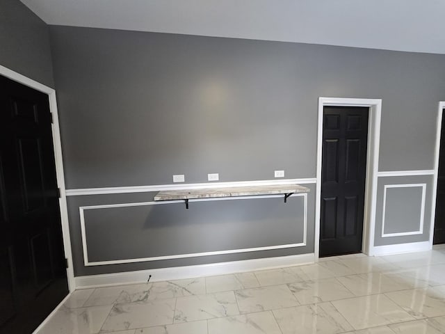 2040 W Garfield Blvd, Chicago, IL 60609 - empty room with marble finish floor