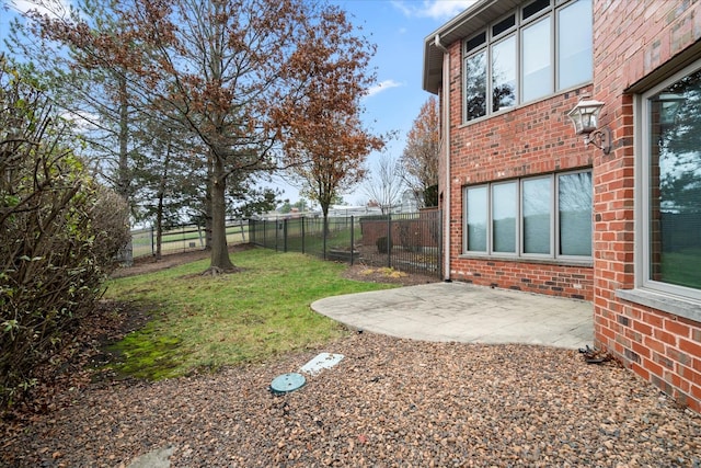 view of yard with a patio area