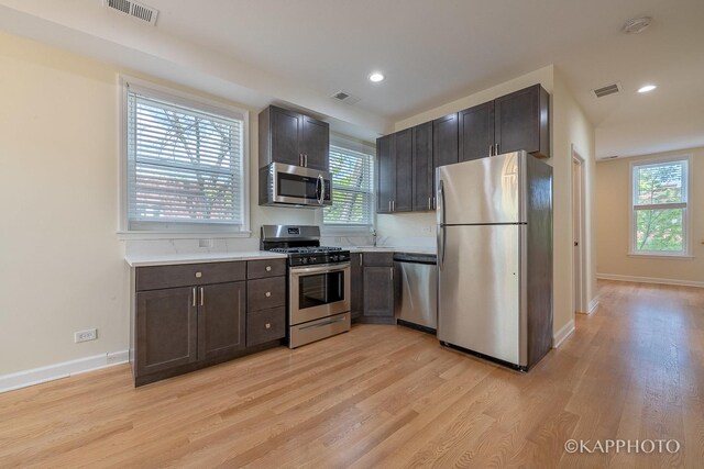 2239 W Cornelia Ave, Chicago, IL 60618 - photo 16