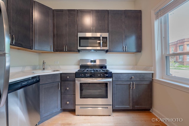 2239 W Cornelia Ave, Chicago, IL 60618 - photo 21