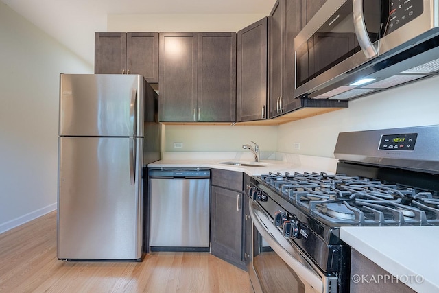 2239 W Cornelia Ave, Chicago, IL 60618 - photo 22