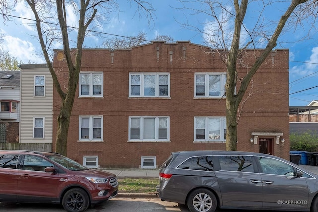 2239 W Cornelia Ave, Chicago, IL 60618 - photo 4
