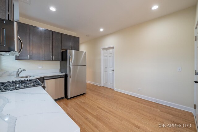 2239 W Cornelia Ave, Chicago, IL 60618 - photo 34
