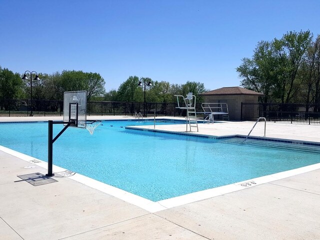 view of swimming pool