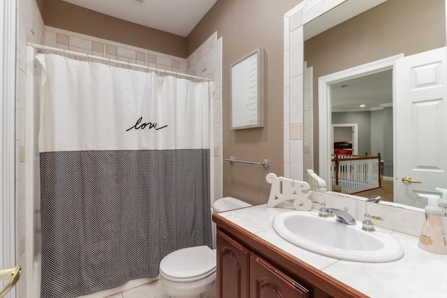 full bath featuring toilet, a shower with curtain, and vanity