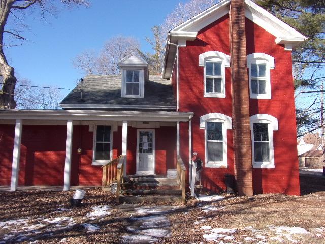 view of front facade with covered porch