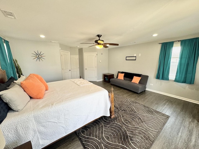 614 E Baltimore St, Wilmington, IL 60481 - bedroom featuring recessed lighting, baseboards, visible vents, and wood finished floors