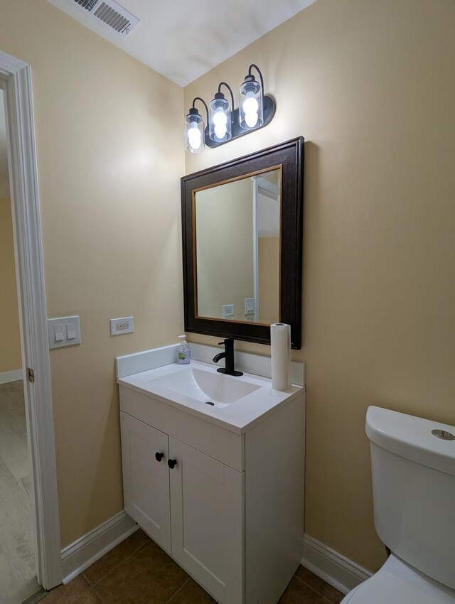 15 Piper Ln Unit 102, Prospect Heights, IL 60070 - utilities featuring electric water heater and heating unit