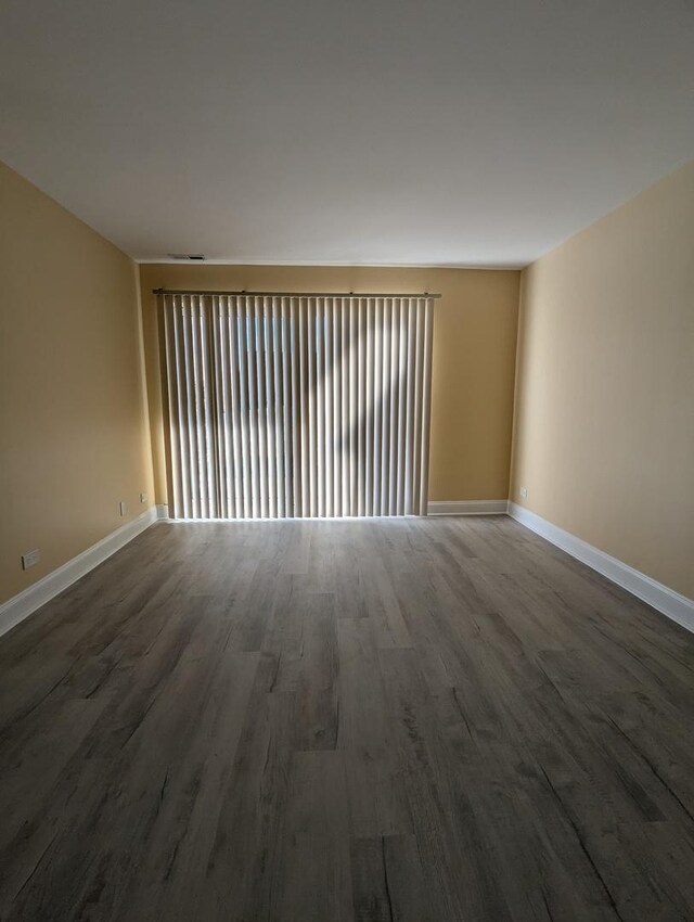 15 Piper Ln Unit 102, Prospect Heights, IL 60070 - hall with light wood-style flooring and baseboards