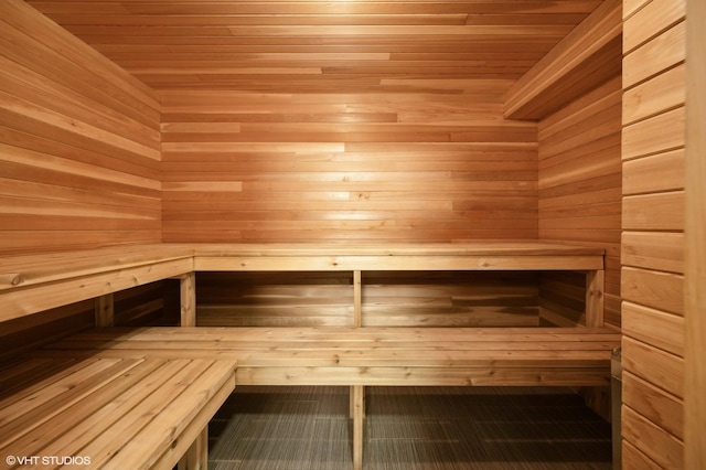 view of sauna / steam room