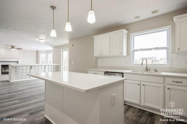 1225 Lodge Pole Ln, Normal, IL 61761 - photo 7
