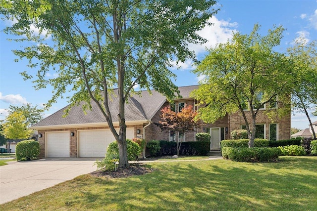 view of front of house featuring a front yard