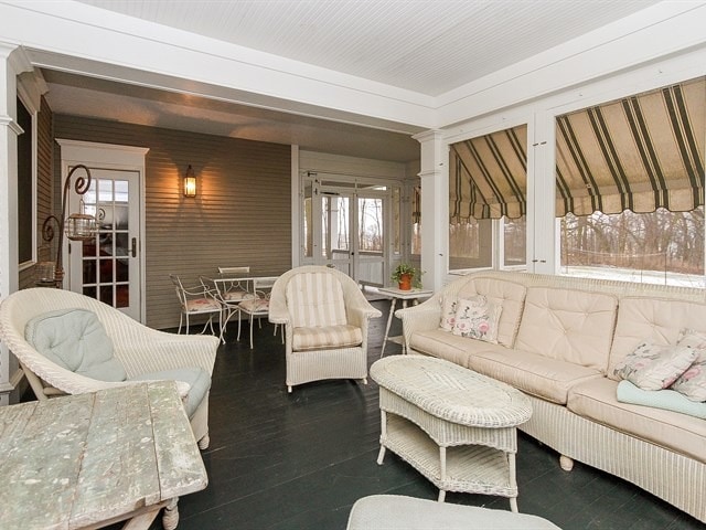 44W906 Berner Rd, Hampshire, IL 60140 - view of sunroom / solarium