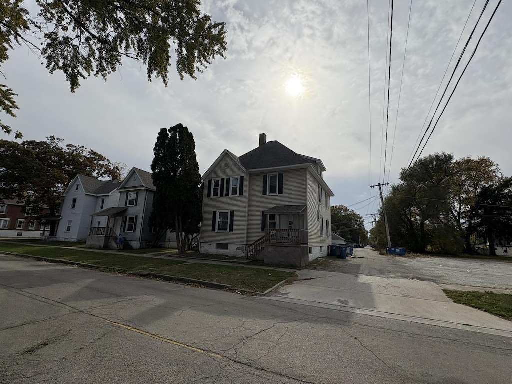 view of front of property