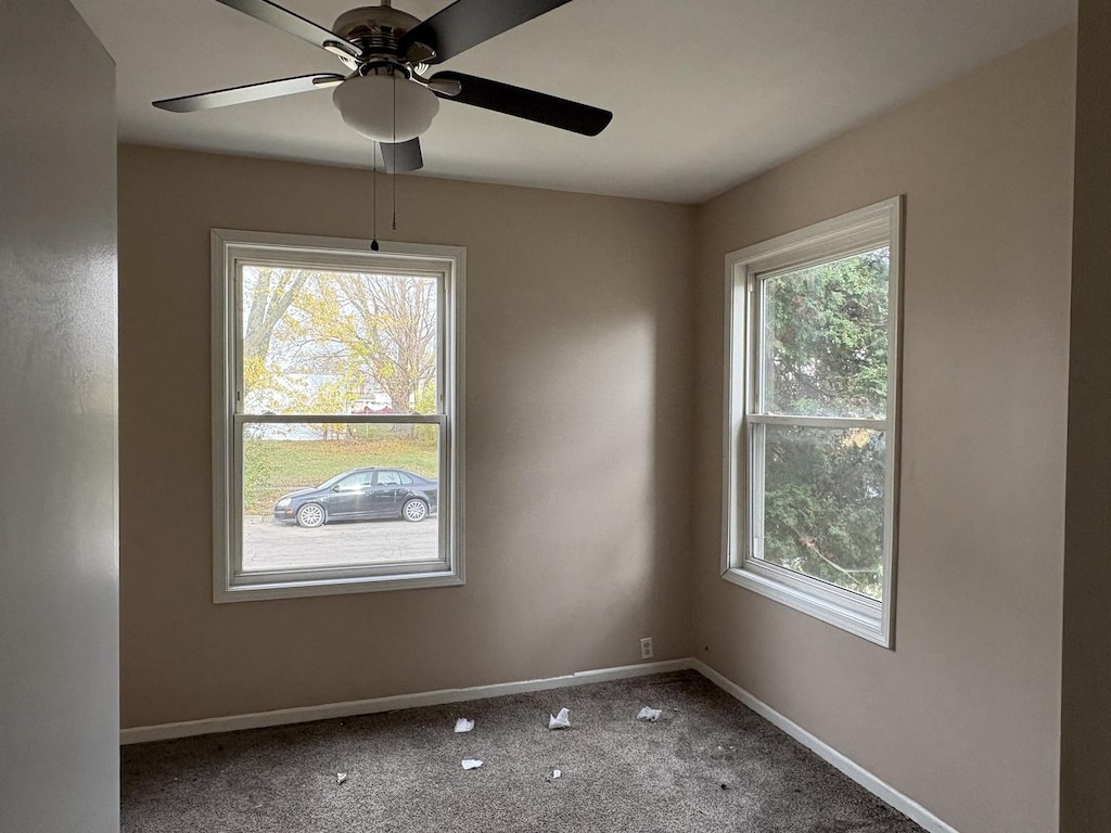 view of carpeted spare room