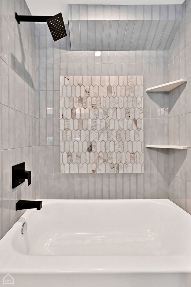 bathroom featuring tile walls