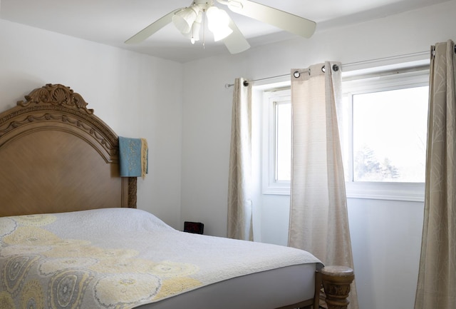 bedroom featuring ceiling fan