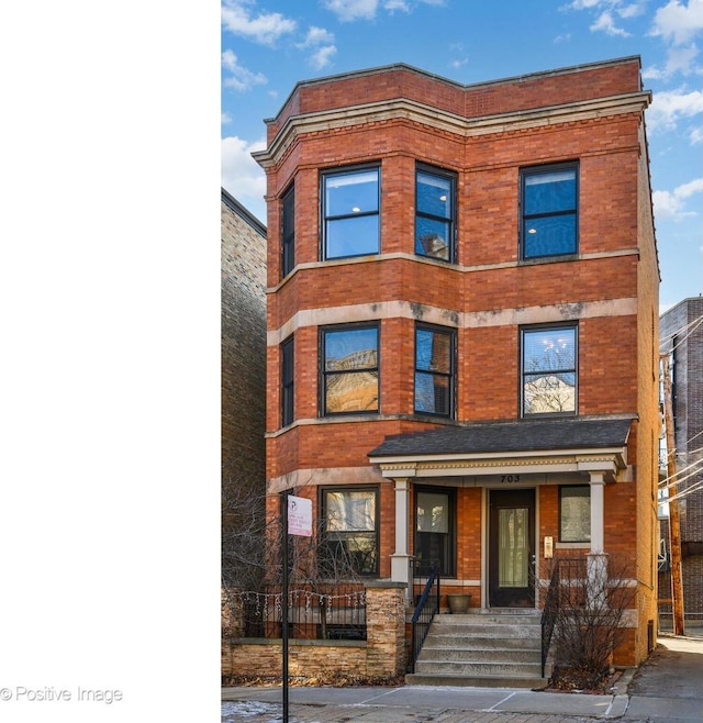 703 W Wellington Ave Unit 3, Chicago IL 60657, 2 bedrooms, 2 baths CONDO for sale