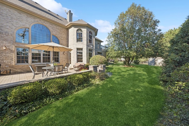 view of yard with a patio