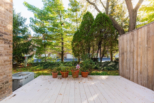 7914 S Garfield Ave, Burr Ridge, IL 60527 - view of wooden deck