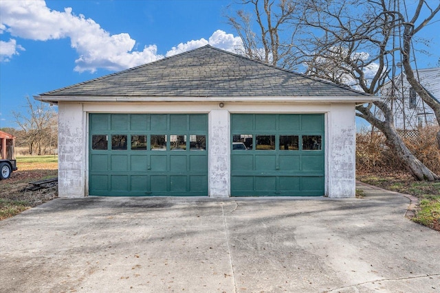 view of detached garage