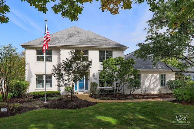 view of front of house with a front yard