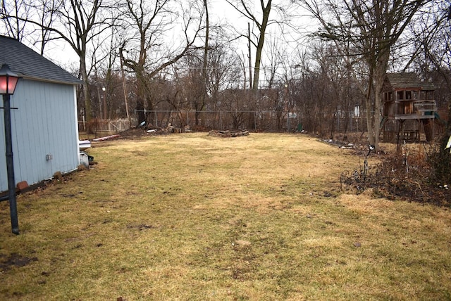 view of yard featuring fence