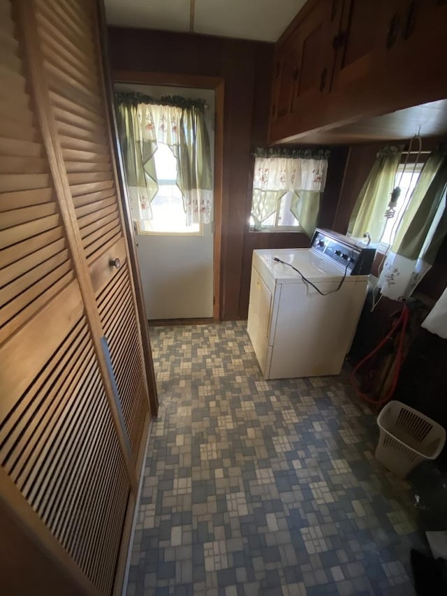 laundry room with cabinet space and washer and dryer