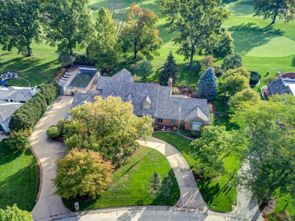 1208 Waverly Dr, Champaign, IL 61821 - aerial view