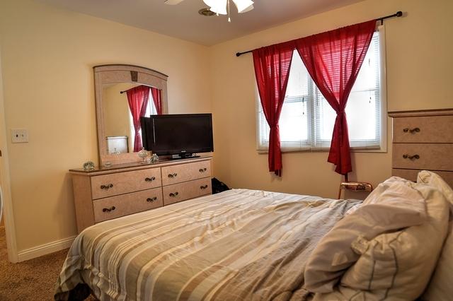 526 Thomas Rd, Bolingbrook, IL 60440 - photo 11