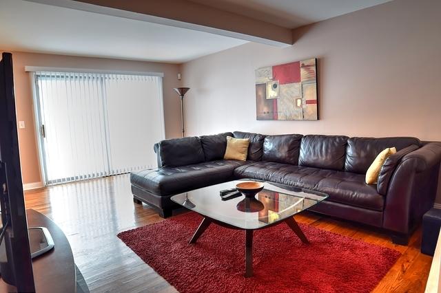 526 Thomas Rd, Bolingbrook, IL 60440 - photo 3