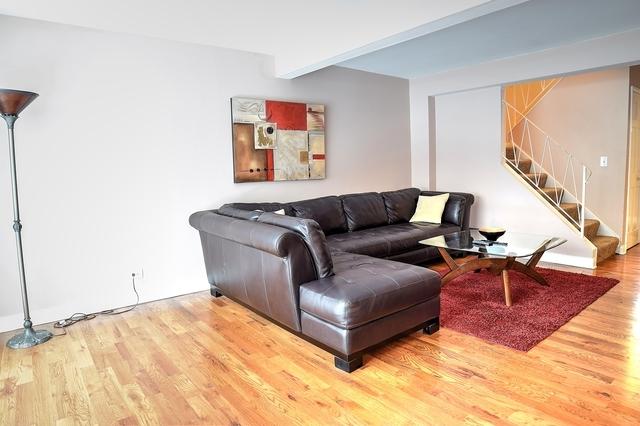 526 Thomas Rd, Bolingbrook, IL 60440 - photo 4