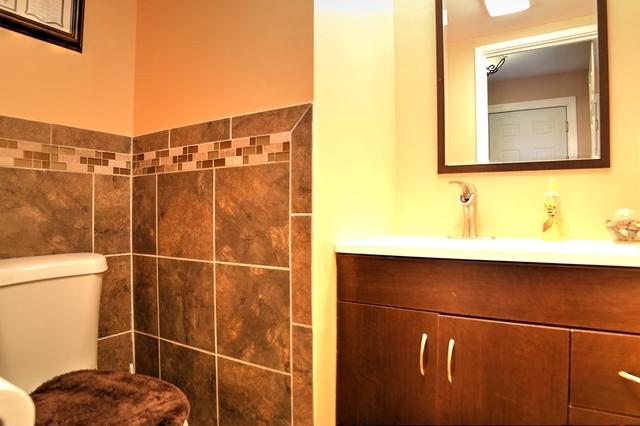 526 Thomas Rd, Bolingbrook, IL 60440 - photo 9