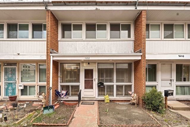 1652 W Jarvis Ave, Chicago, IL 60626 - view of back of property